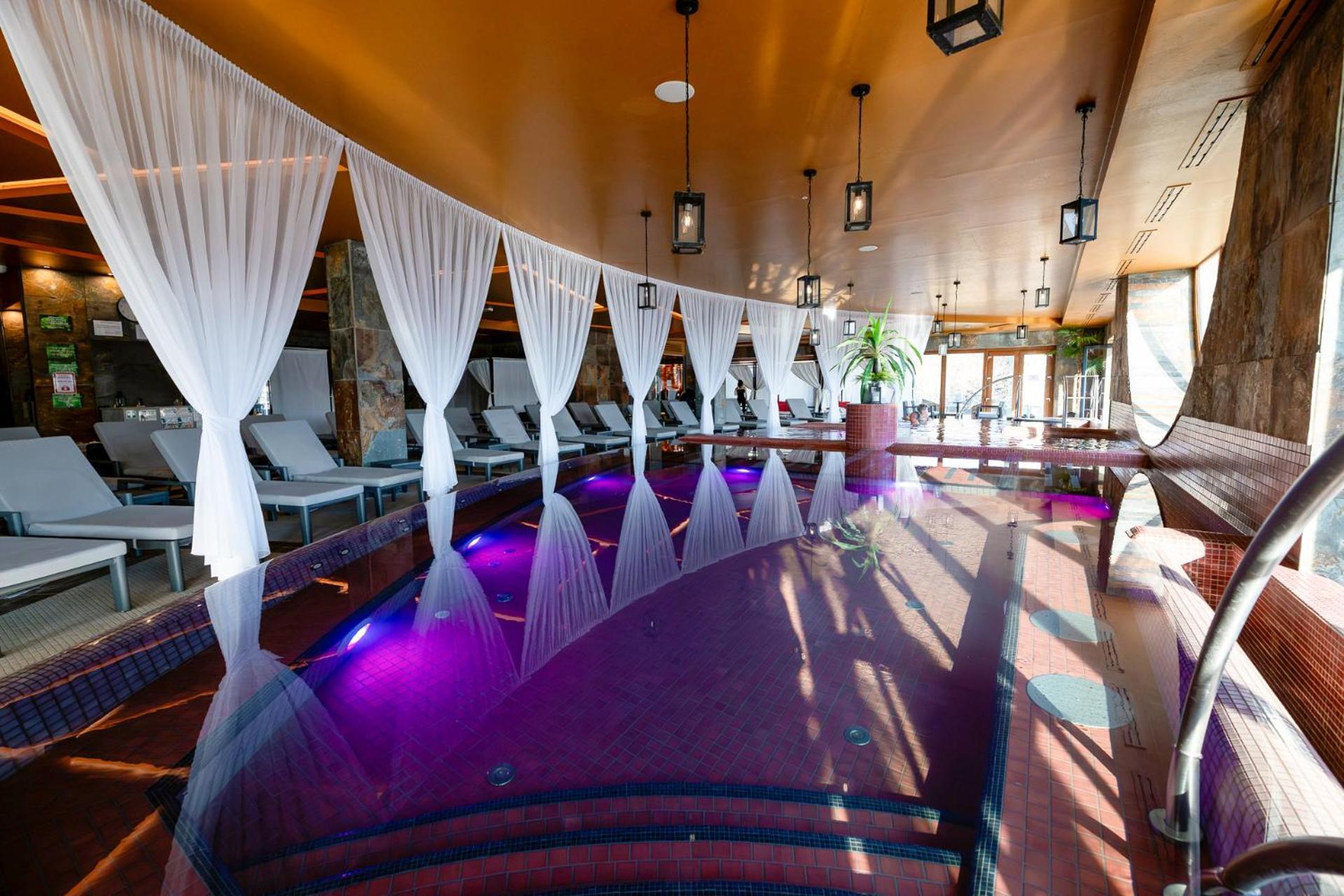 Allure Healthy Hotel & Spa Eger Exterior photo